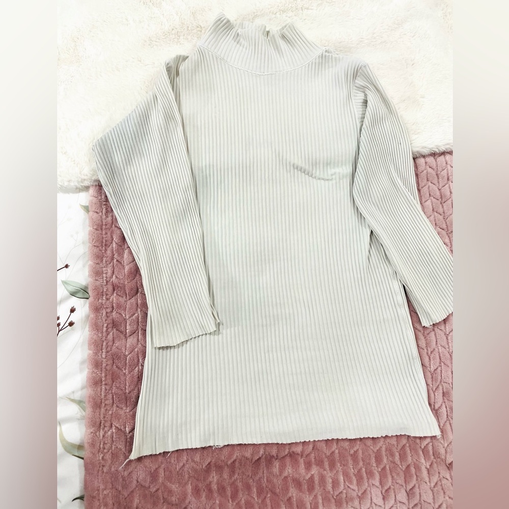 Beautiful knit sweater
